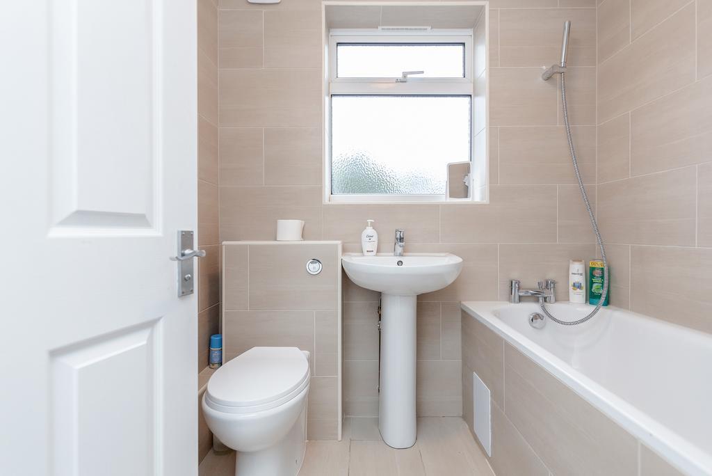 Royal - Heathrow * Hillingdon